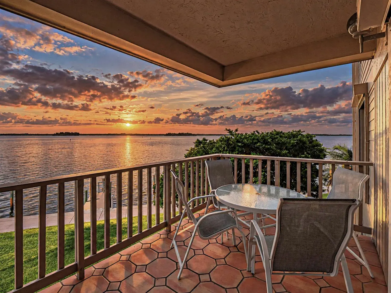 1860 Bay Road, Vero Beach FL 32963