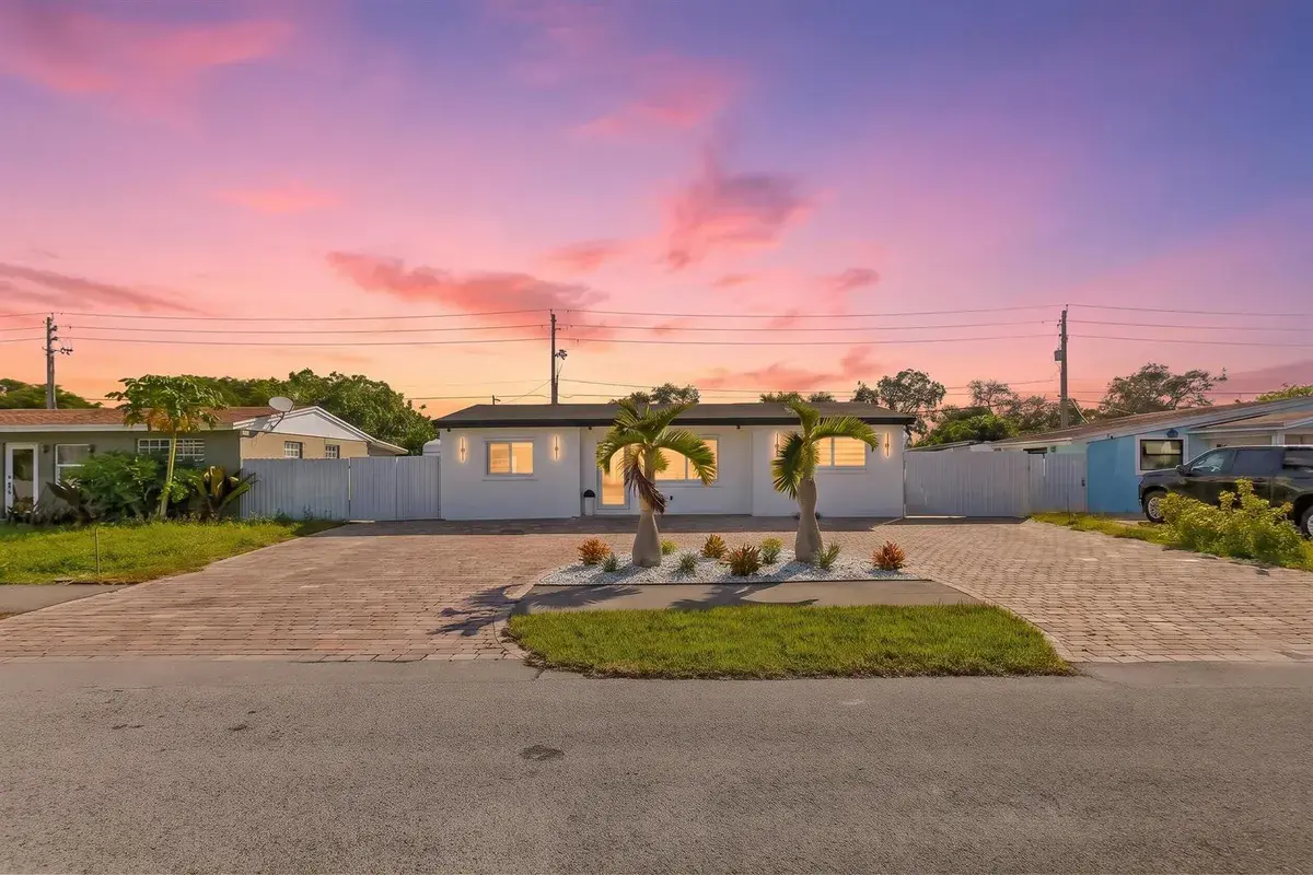 148 Browning E, West Palm Beach FL 33406