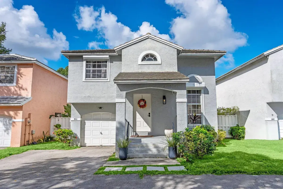 9843 NW 2ND Court, Plantation FL 33324