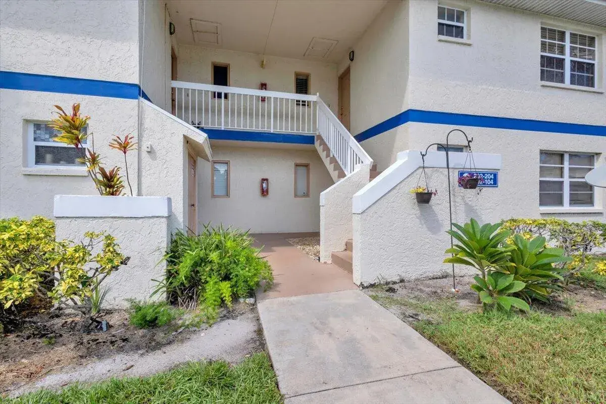 1529 SE Royal Green Circle # 102, Port St. Lucie FL 34952