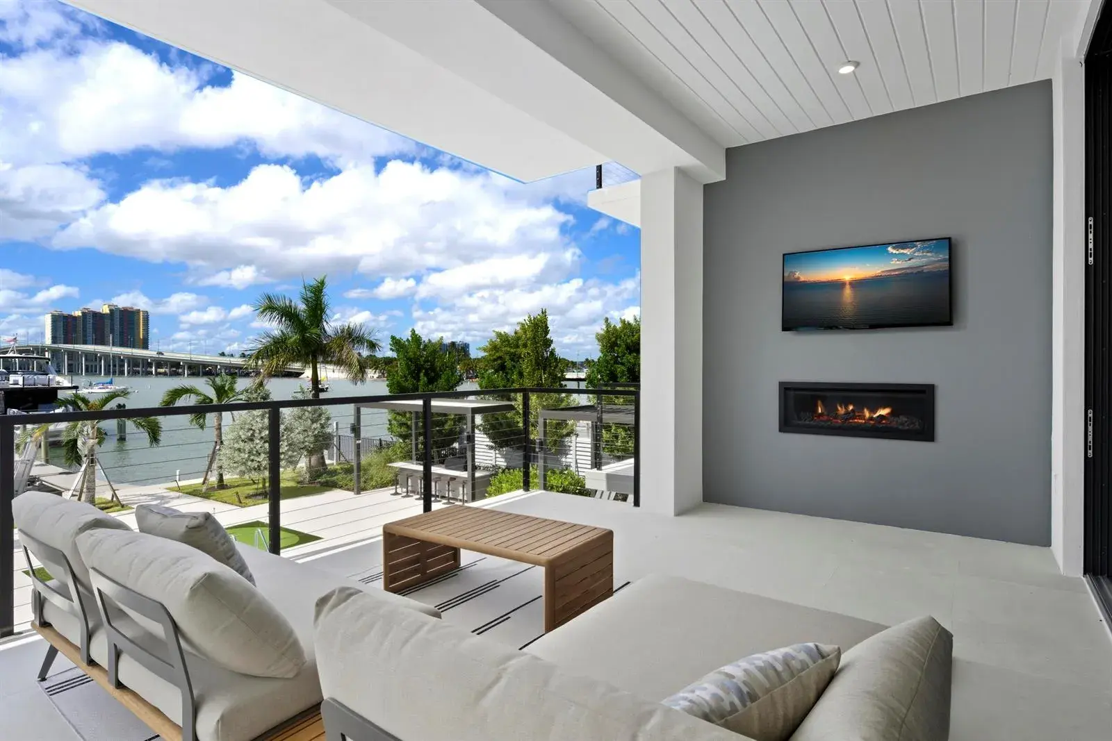 2323 Lake Drive # 201, Singer Island FL 33404