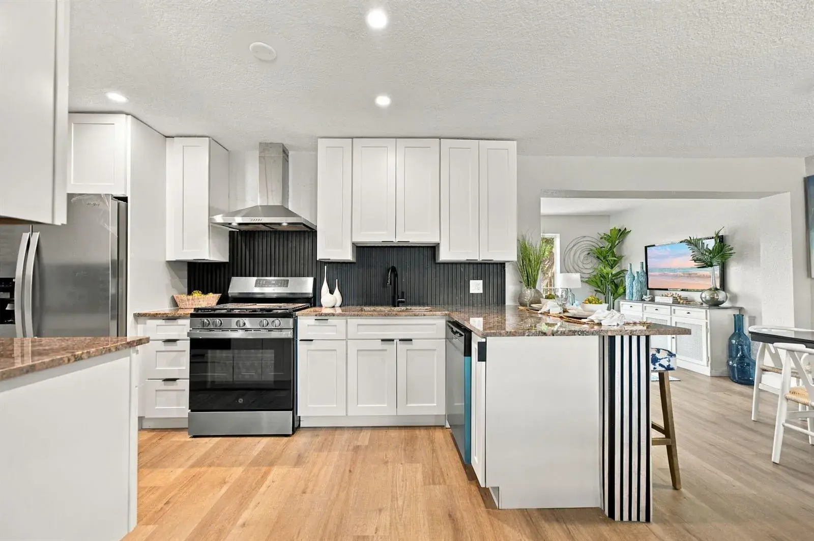 2400 NW 85th Avenue, Sunrise FL 33322