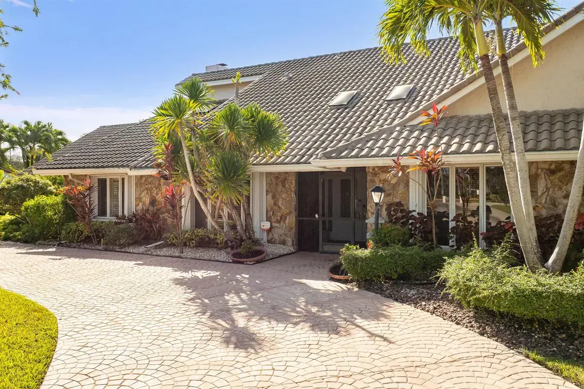 8610 BANYAN Way, Tamarac FL 33321