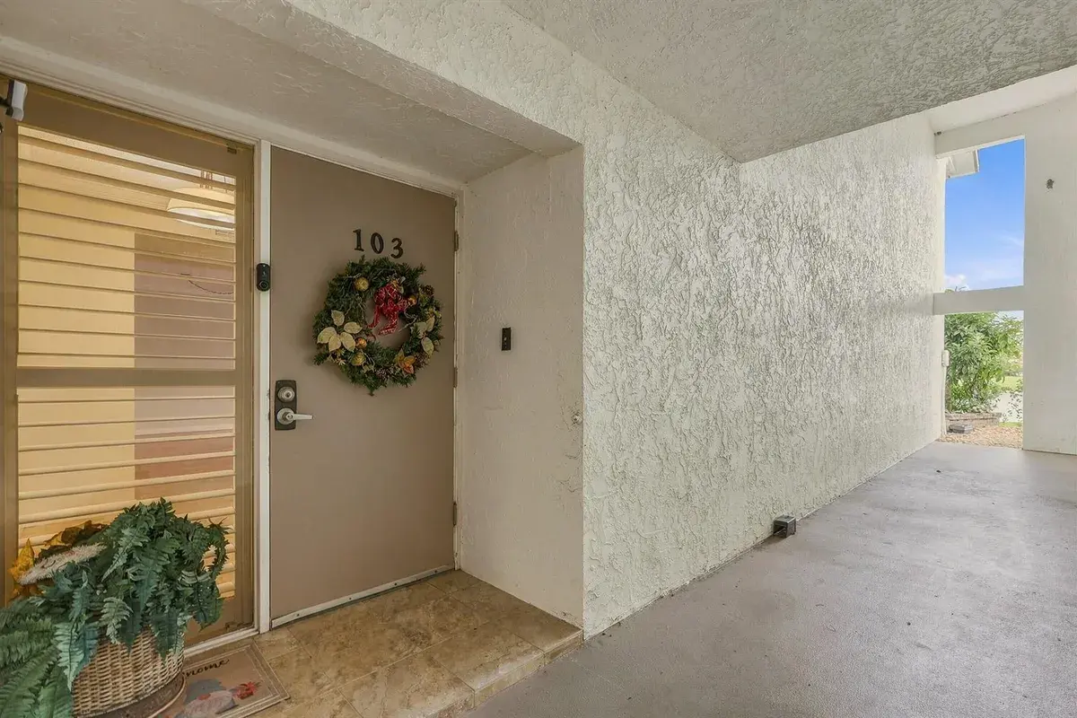 3351 Twin Lakes Terrace # 103, Fort Pierce FL 34951