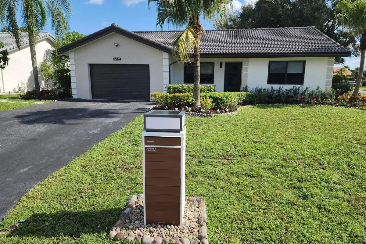 10424 NW 70th Court, Tamarac FL 33321