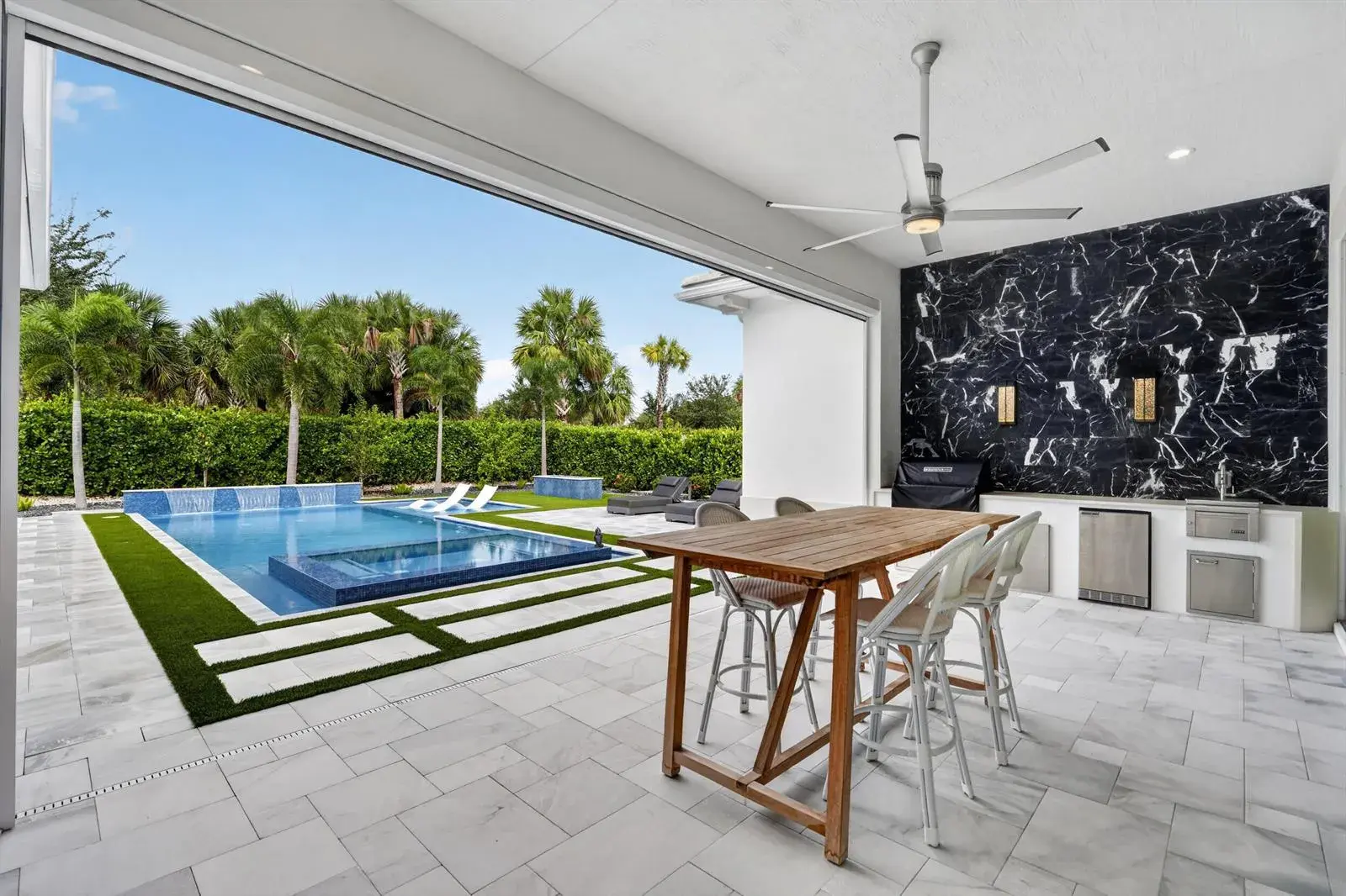9372 Coral Isles Circle, Palm Beach Gardens FL 33412