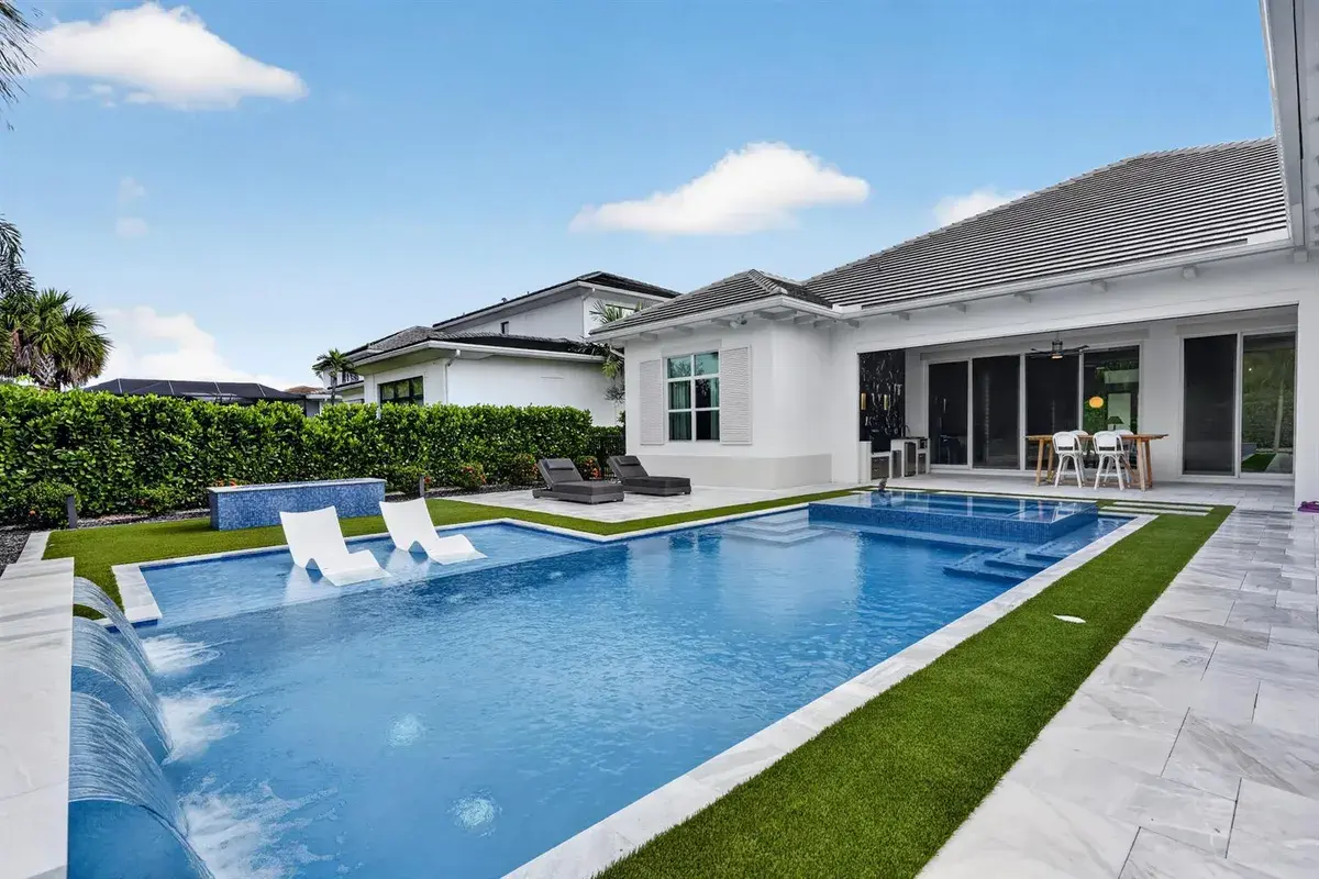 9372 Coral Isles Circle, Palm Beach Gardens FL 33412