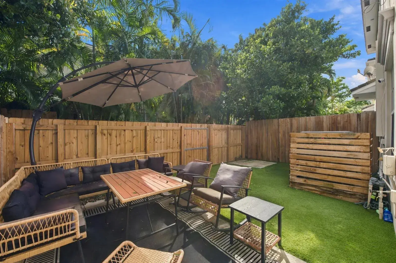 1752 NE 12TH Street, Fort Lauderdale FL 33304