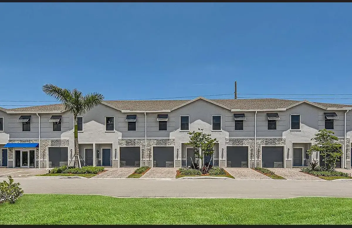 353 NW 9TH Street, Pompano Beach FL 33060