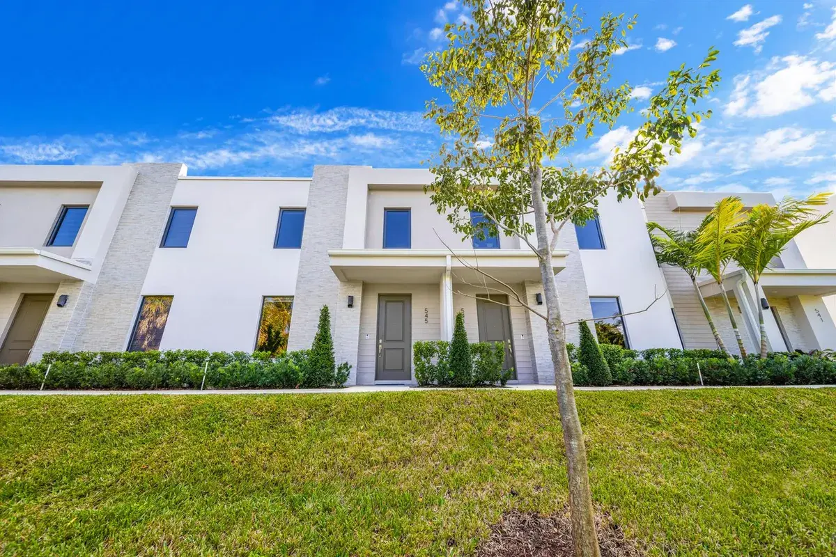 545 NW 17th Street, Fort Lauderdale FL 33311