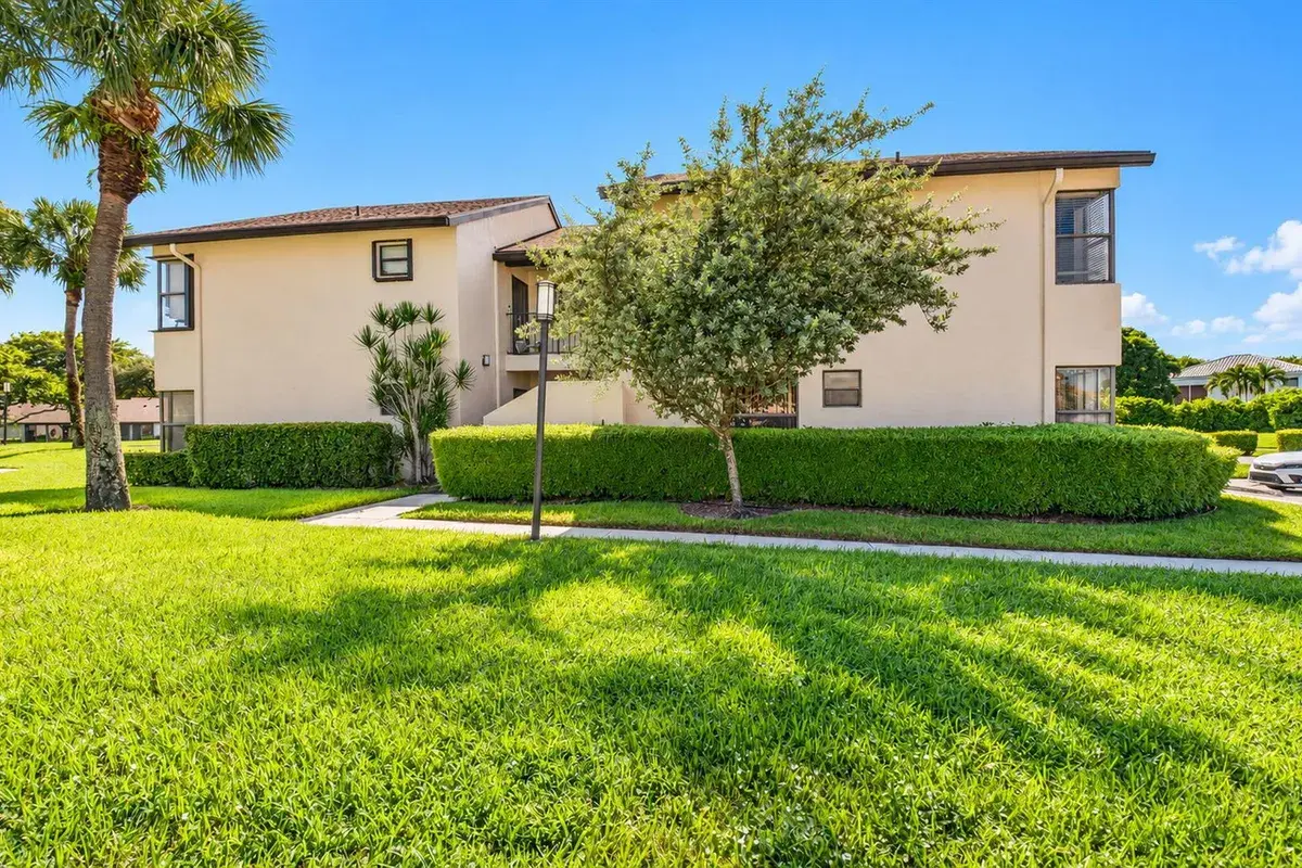 8657 BOCA GLADES Boulevard W # C, Boca Raton FL 33434