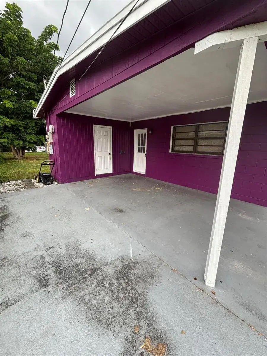 2804 AVENUE J, Fort Pierce FL 34947