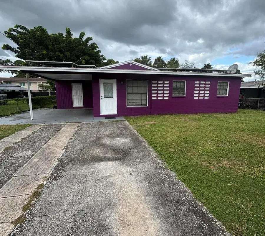 2804 AVENUE J, Fort Pierce FL 34947