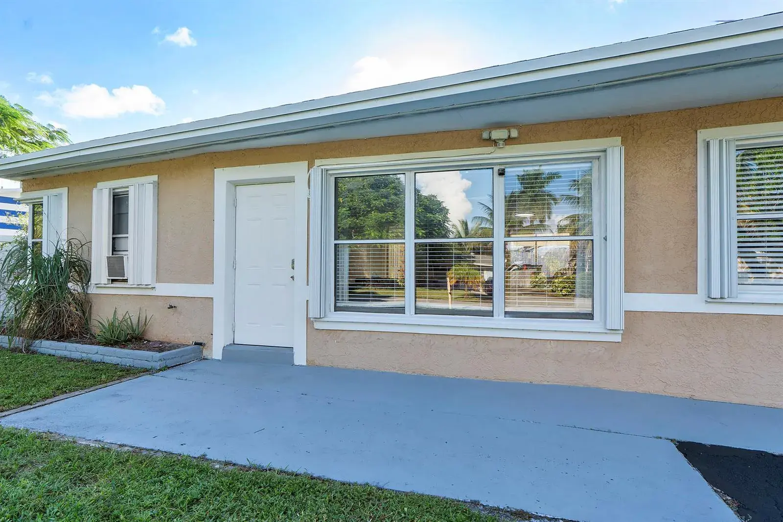 2911 NE 11th Avenue, Pompano Beach FL 33064