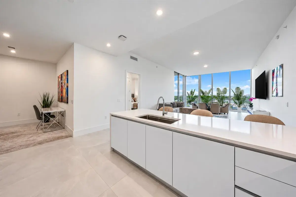 220 Lake Shore Drive # 621, Lake Park FL 33403