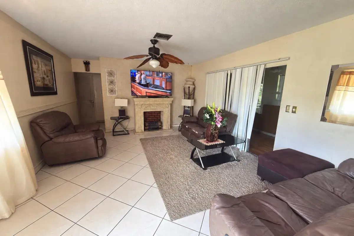 1600 NW 47TH Avenue, Lauderhill FL 33313