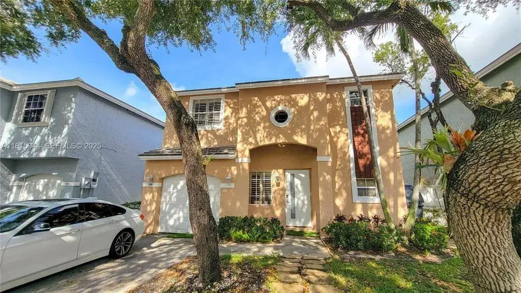 9894 NW 2ND Court, Plantation FL 33324