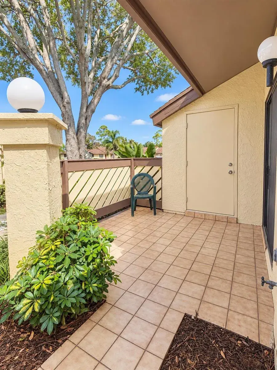 109 Roselle Court, Royal Palm Beach FL 33411
