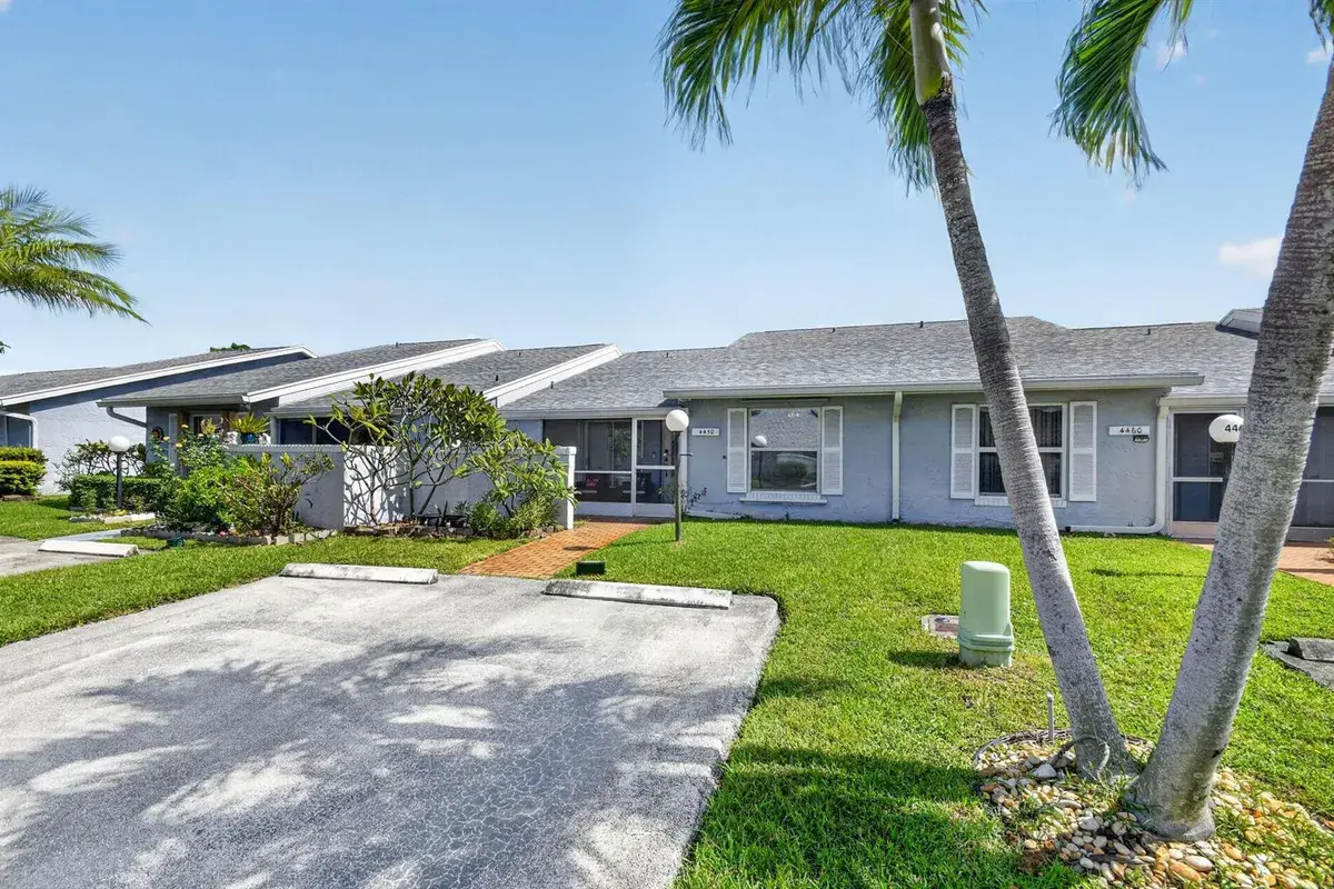 4450 LUCERNE VILLAS Lane, Lake Worth FL 33467