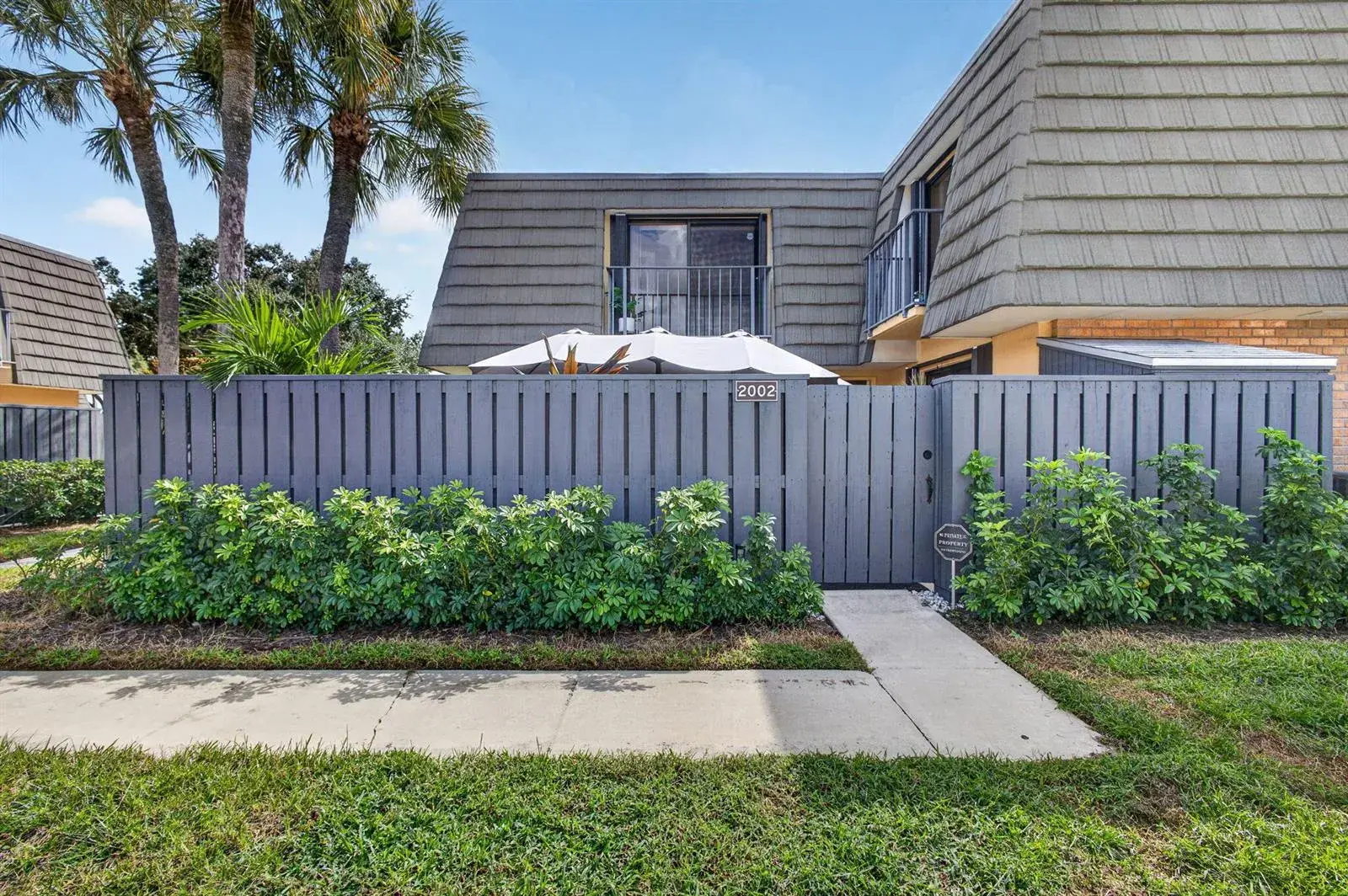 2002 20TH Way, West Palm Beach FL 33407
