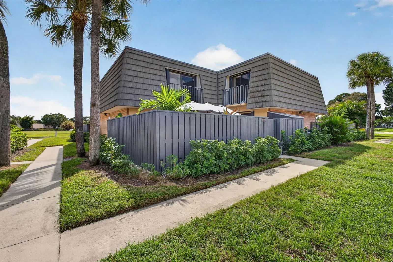 2002 20TH Way, West Palm Beach FL 33407