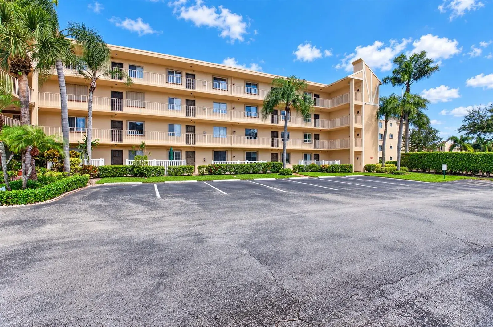 7145 HUNTINGTON Lane # 408, Delray Beach FL 33446