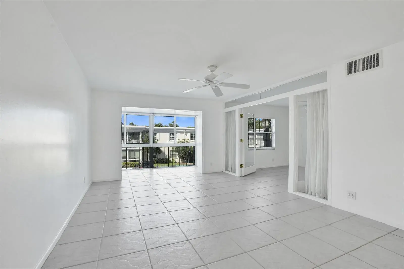 6469 BAY CLUB Drive # 3, Fort Lauderdale FL 33308