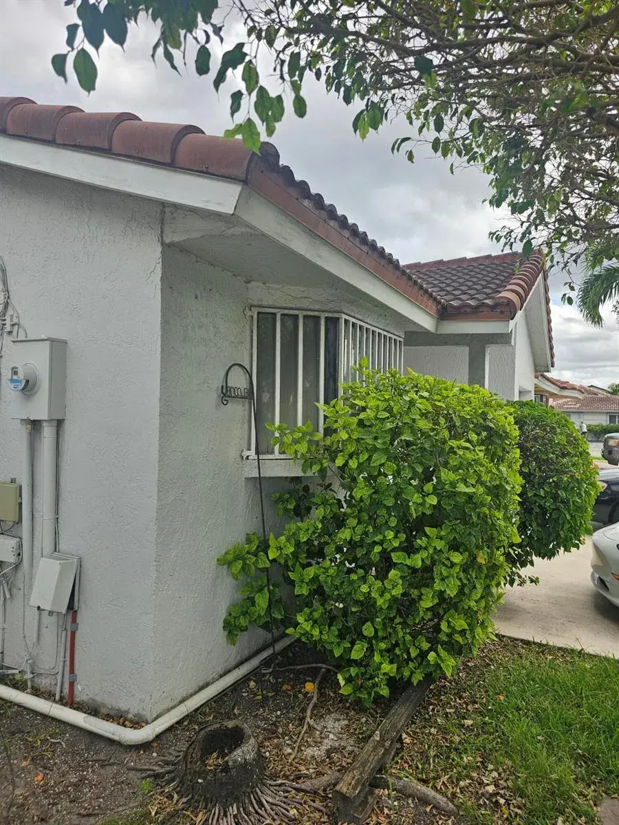 9919 NW 122nd Street, Hialeah Gardens FL 33018