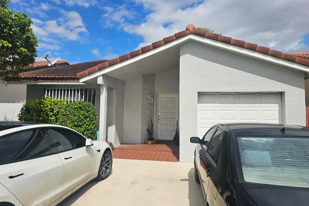 9919 NW 122nd Street, Hialeah Gardens FL 33018