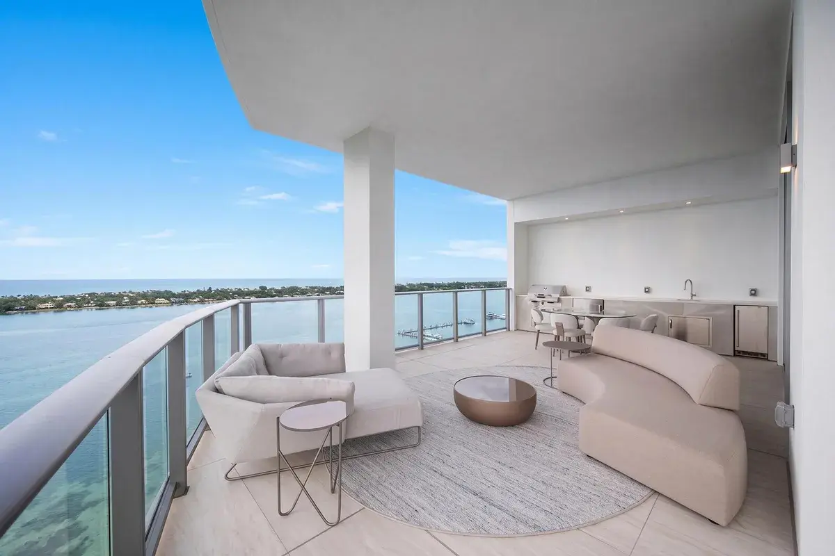 4714 N FLAGLER Drive # 2101, West Palm Beach FL 33407