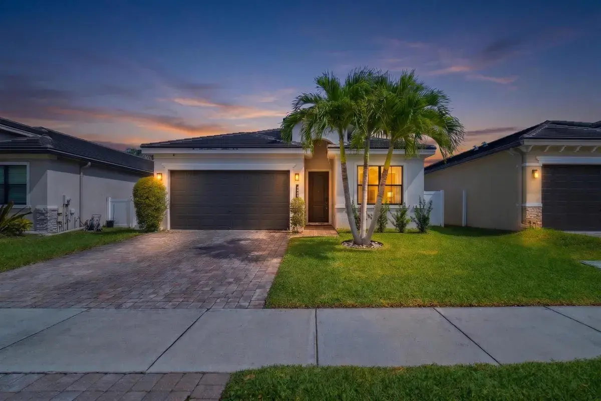 7461 Moonrise Drive, Lake Worth FL 33467