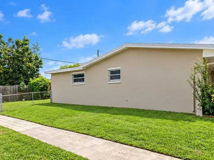 7700 SUNSET STRIP, Sunrise FL 33322