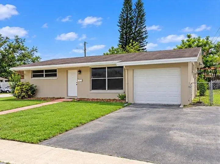 7700 SUNSET STRIP, Sunrise FL 33322