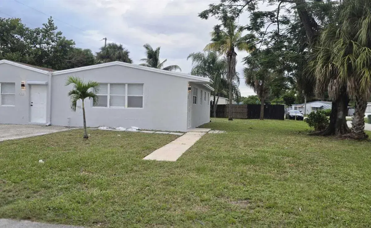 6103 SW 2ND Street, Margate FL 33068