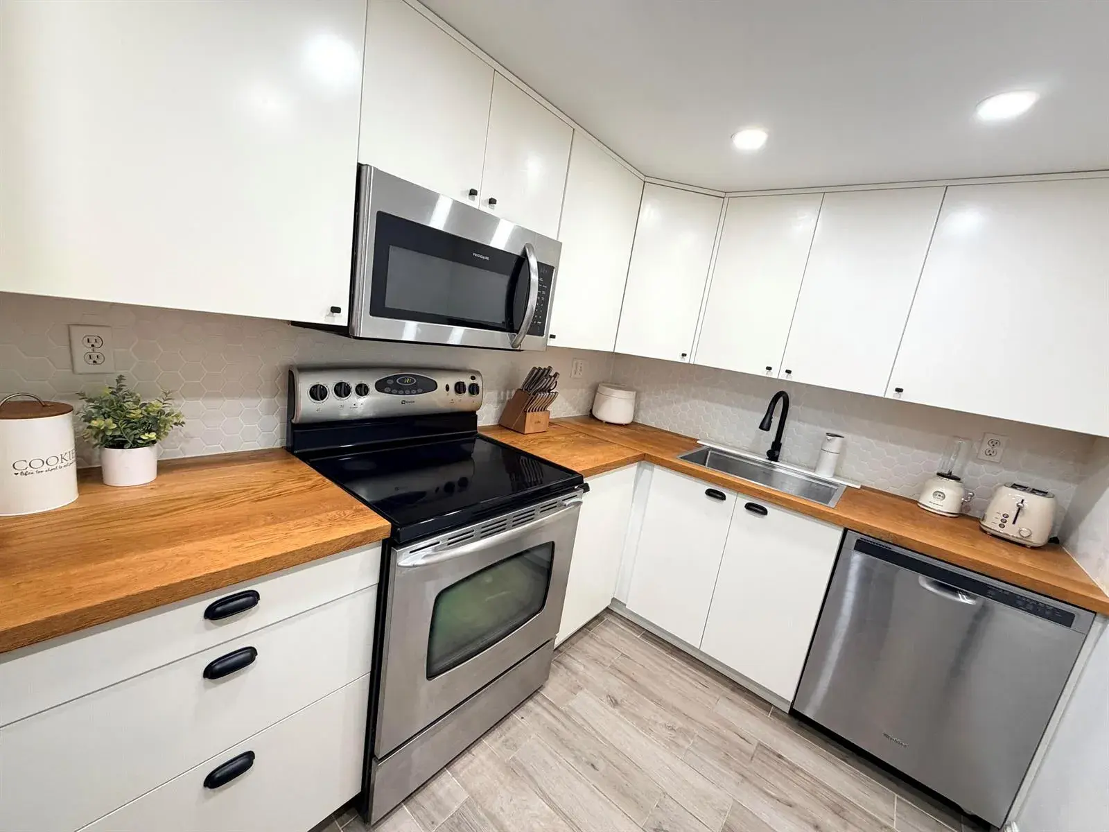 3700 N PINE ISLAND Road # 210, Sunrise FL 33351