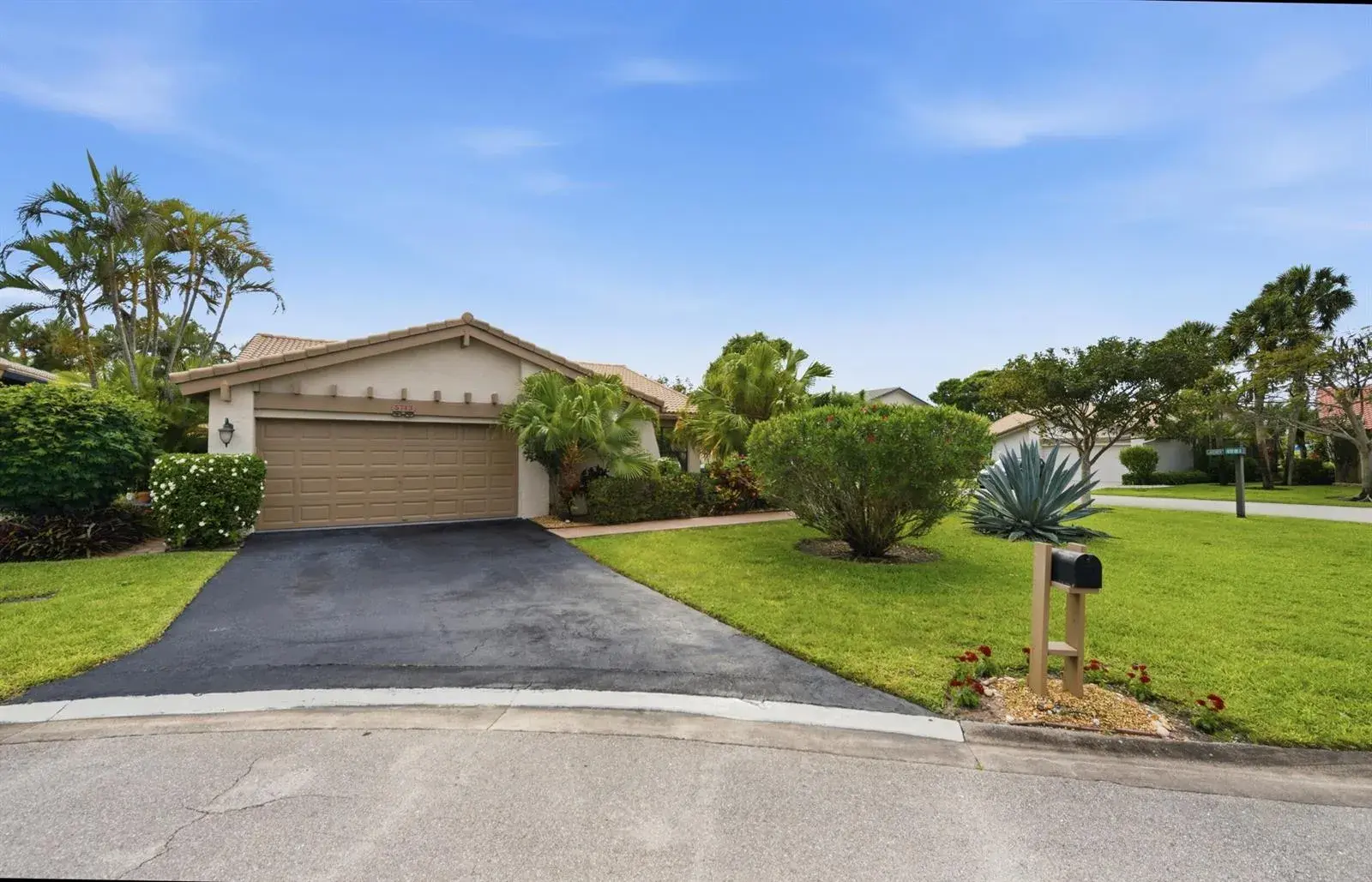 5743 Lakeview Mews Circle, Boynton Beach FL 33437