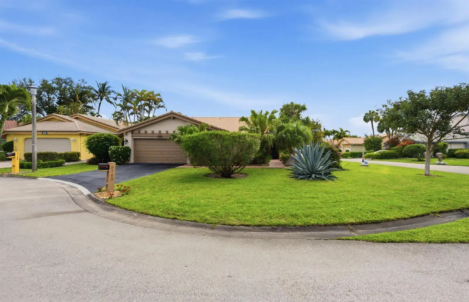 5743 Lakeview Mews Circle, Boynton Beach FL 33437