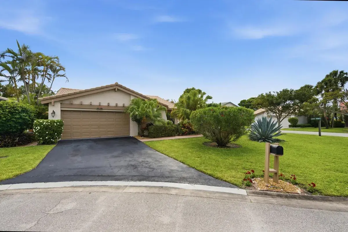 5743 Lakeview Mews Circle, Boynton Beach FL 33437