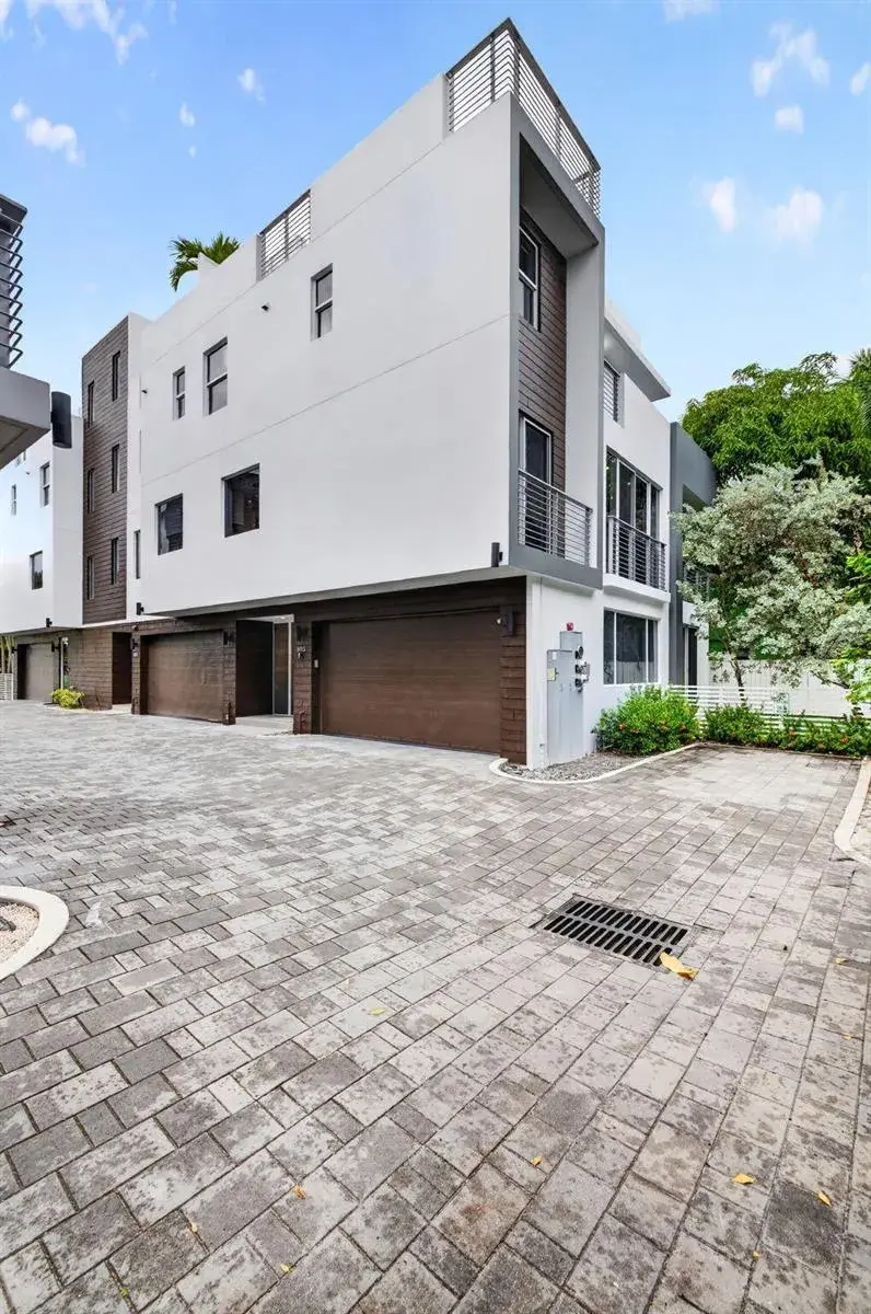 714 NE 14TH Avenue # 103, Fort Lauderdale FL 33304