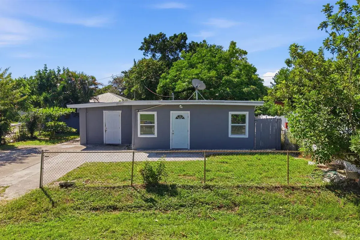 1064 HIGHVIEW Road, Lake Worth FL 33462