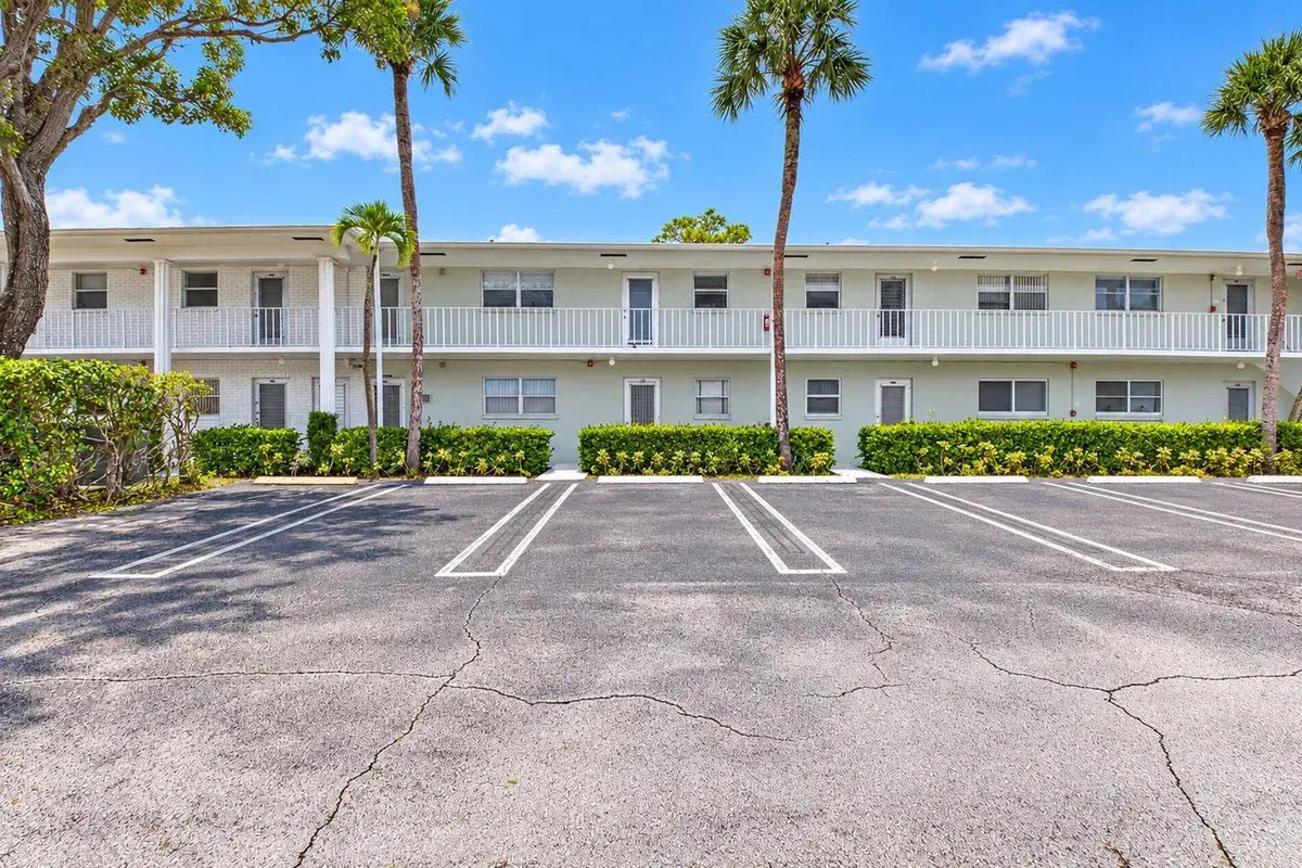 2700 SW 22nd Avenue # 1406, Delray Beach FL 33445