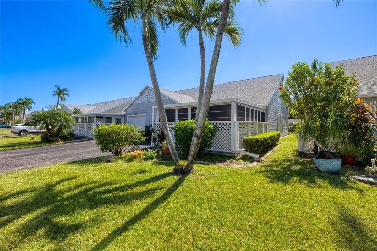 2610 SE Tropical E Circle, Port St. Lucie FL 34952