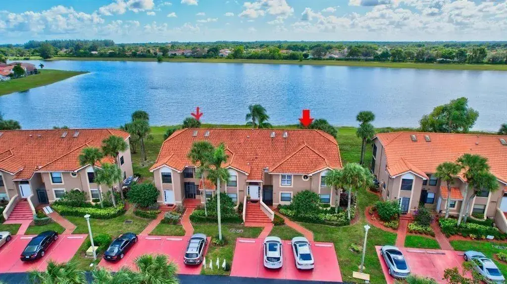 10890 Lakemore Lane Unit 201, Boca Raton FL 33498
