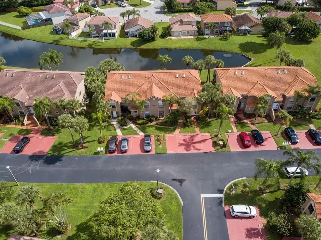 10890 Lakemore Lane Unit 201, Boca Raton FL 33498