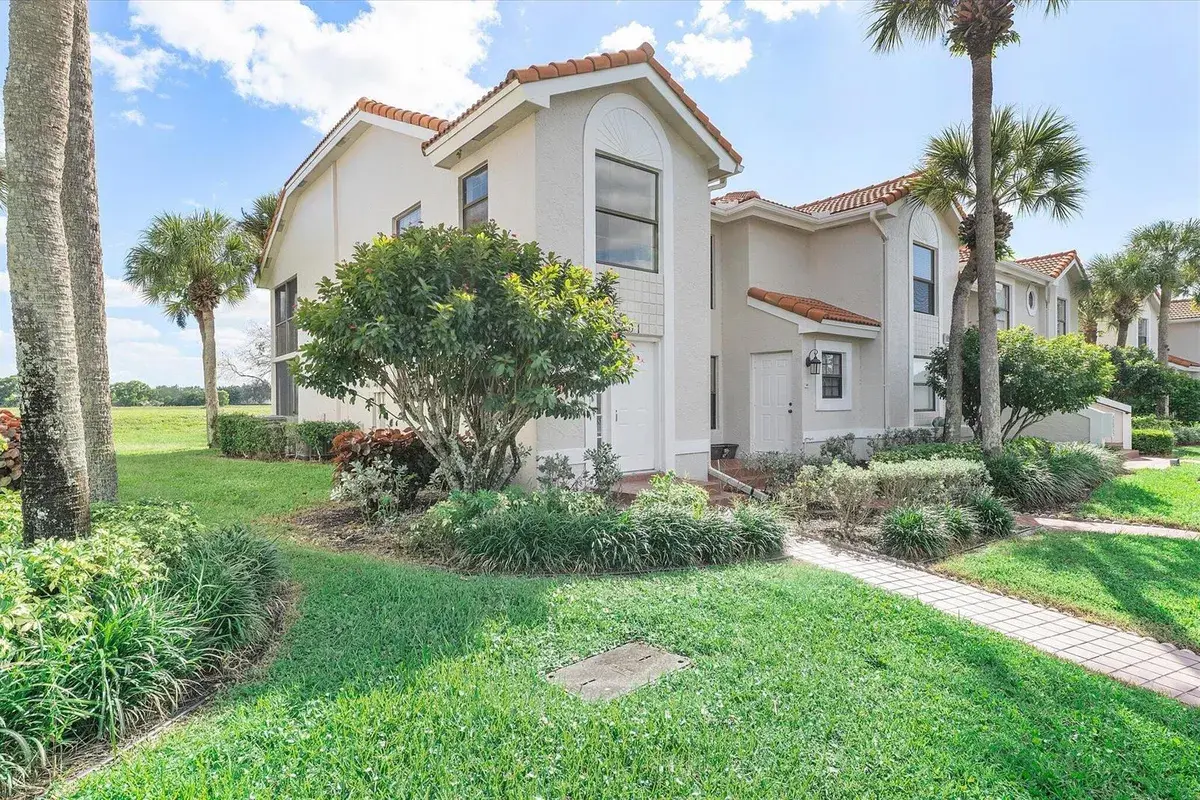 10890 Lakemore Lane Unit 201, Boca Raton FL 33498