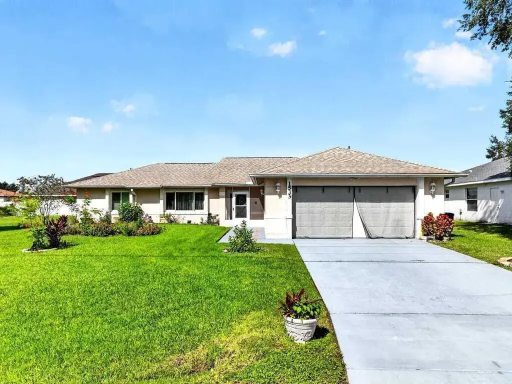 1533 WAKE FOREST Road NW, Palm Bay FL 32907