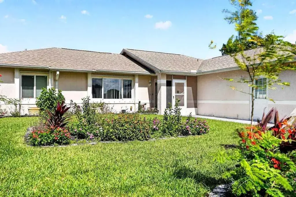 1533 WAKE FOREST Road NW, Palm Bay FL 32907