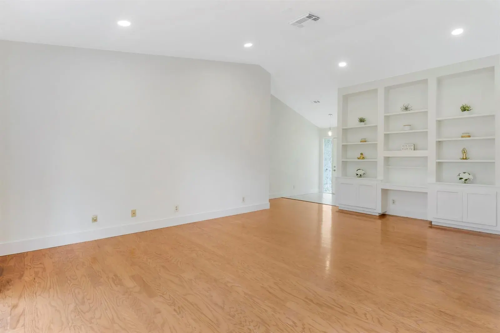 107 GREENBRIAR Drive, Jupiter FL 33458