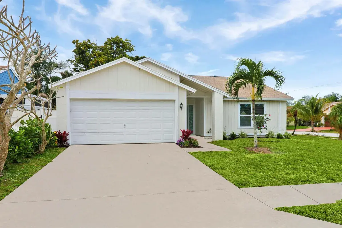 107 GREENBRIAR Drive, Jupiter FL 33458
