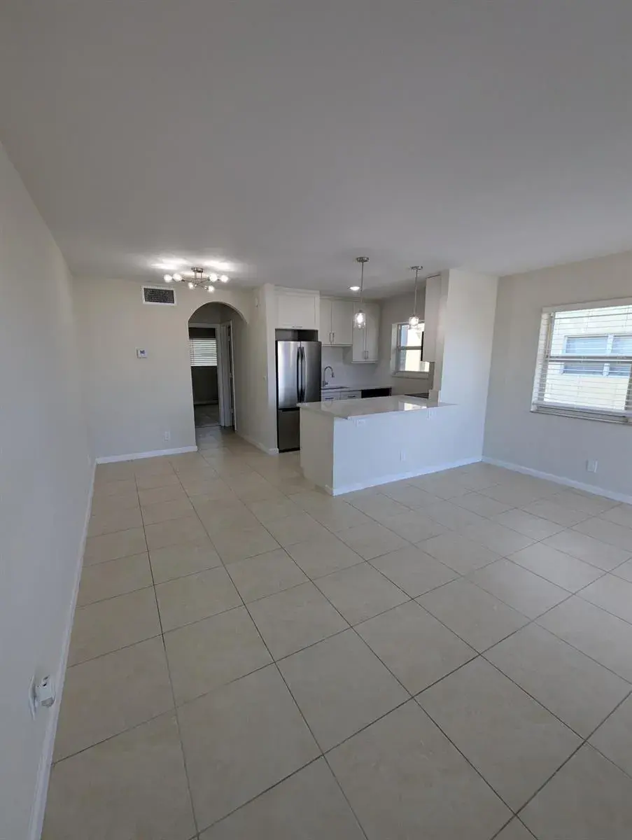 2120 NE 42ND Court # 5, Lighthouse Point FL 33064